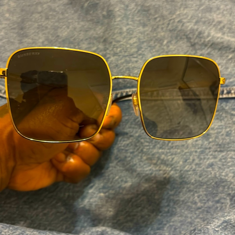 Gently worn NO DAMAGES